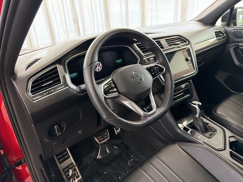 Certified 2024 Volkswagen Tiguan SE R-Line FWD image 4