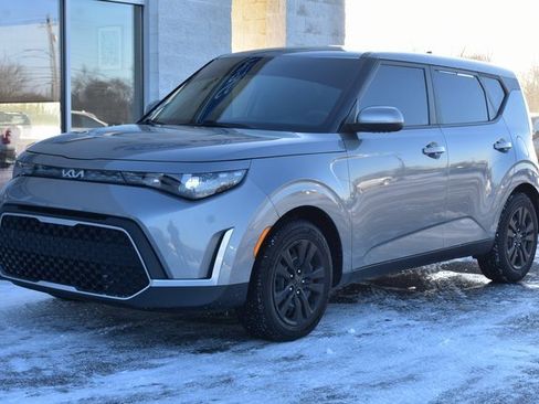 Used 2023 Kia Soul LX image 9