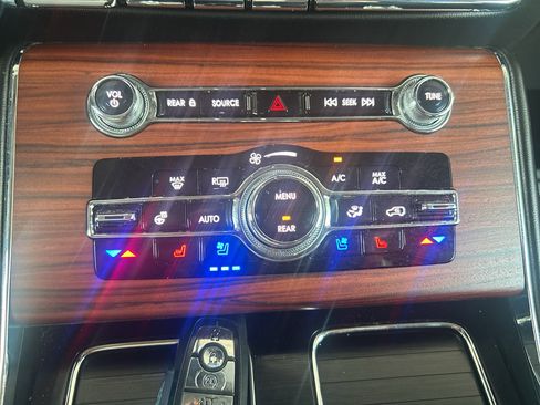 Used 2021 Lincoln Aviator Reserve w/ Equipment Group 208A AWD/4WD image 29