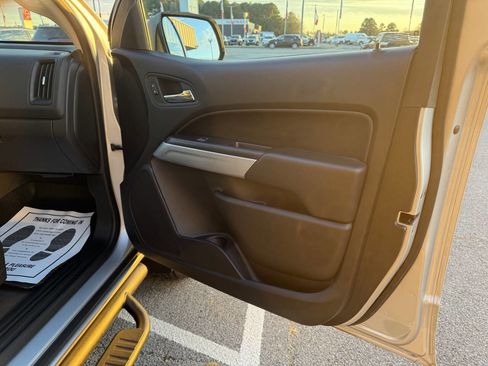 Used 2019 Chevrolet Colorado LT w/ Redline Special Edition image 21