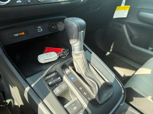 Used 2024 Honda CR-V LX image 23