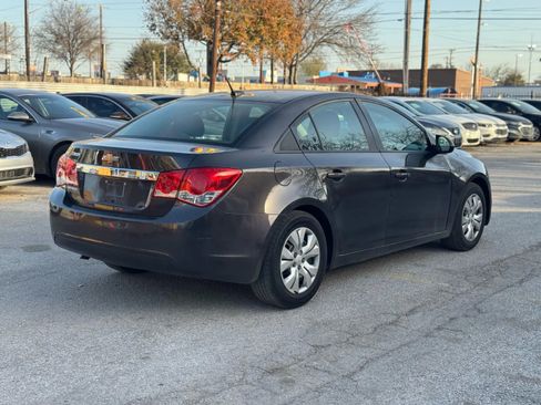 Used 2014 Chevrolet Cruze LS FWD image 7