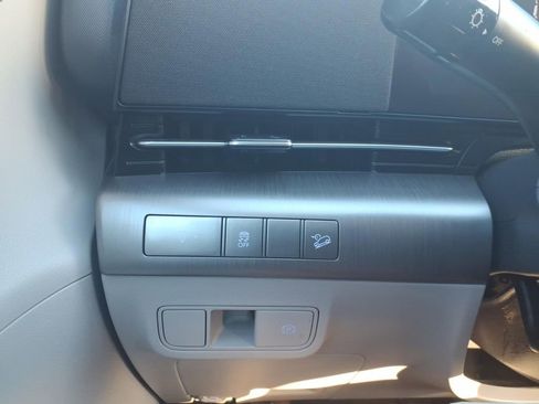 Used 2024 Hyundai Kona SEL image 15