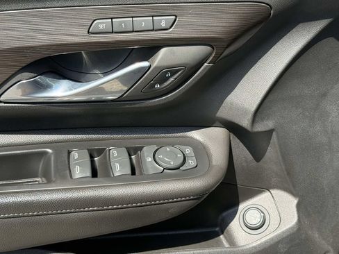 Used 2023 GMC Terrain SLT w/ LPO, Floor Liner Package FWD image 21