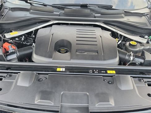 Used 2023 Land Rover Range Rover SE image 30