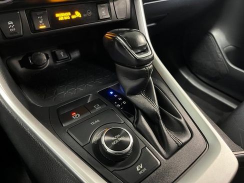 Used 2021 Toyota RAV4 XLE w/ Convenience Package AWD/4WD image 25