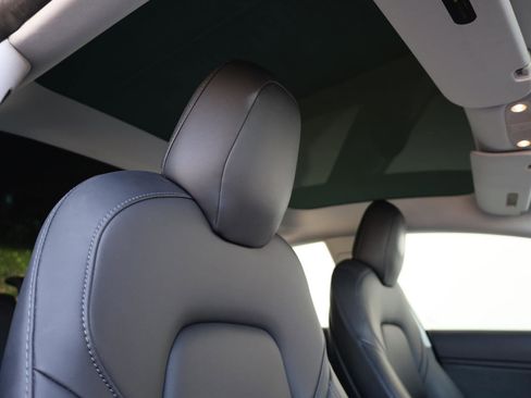 Used 2018 Tesla Model 3 Mid Range RWD image 30