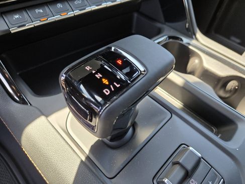 New 2025 GMC Sierra 1500 AT4 w/ AT4 Premium Package image 13