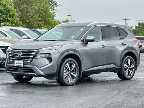 Used 2024 Nissan Rogue SL w/ SL Premium Package AWD/4WD image 7