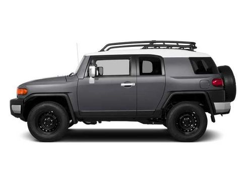 Used 2014 Toyota FJ Cruiser 4WD w/ Convenience Package image 3
