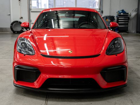 Used 2020 Porsche 718 Cayman GT4 RWD image 4