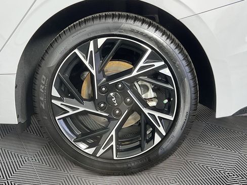 New 2025 Kia K5 GT-Line image 34