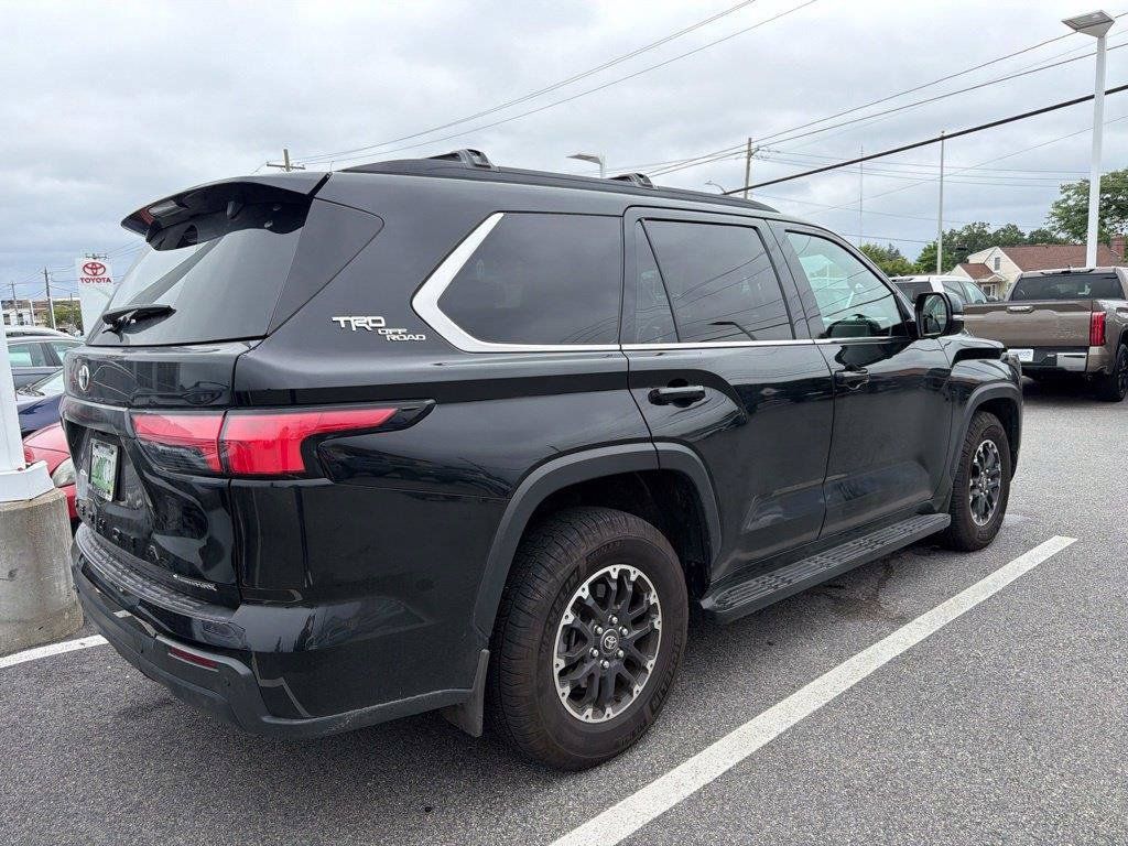 Used 2025 Toyota Sequoia SR5 w/ TRD Off-Road Package AWD/4WD image 5