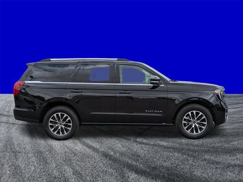 Used 2025 Ford Expedition Platinum AWD/4WD image 3
