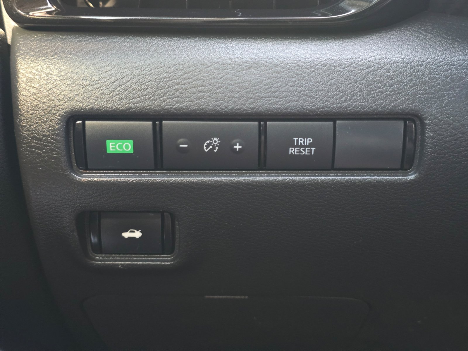 Certified 2025 Nissan Sentra SR w/ SR Premium Package FWD image 21