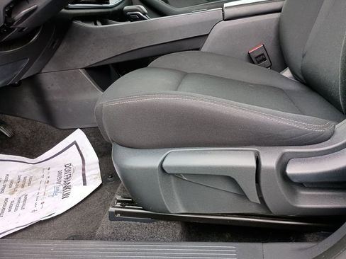 Used 2023 Nissan Rogue S image 18