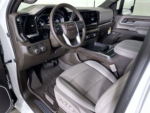New 2026 GMC Sierra 2500 SLT w/ Max Trailering Package AWD/4WD image 11