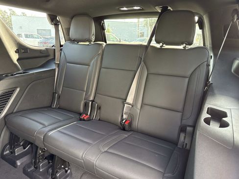 Used 2022 Chevrolet Tahoe Z71 w/ Luxury Package image 12