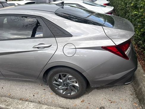 Used 2024 Hyundai Elantra SEL FWD image 9