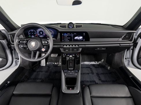 Certified 2025 Porsche 911 Carrera image 34