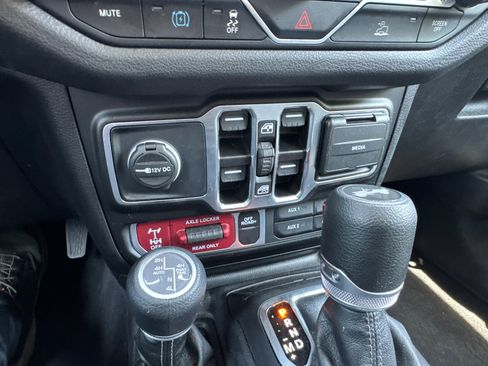 Used 2025 Jeep Wrangler Unlimited Sport S 4xe AWD/4WD image 28