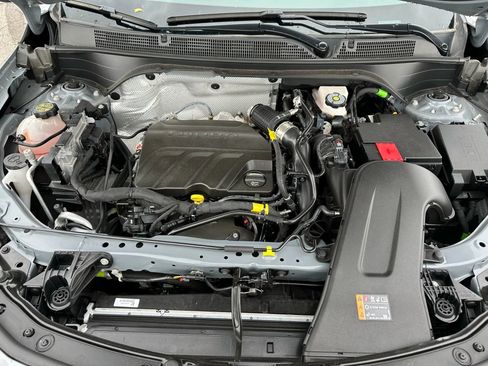 Used 2025 Buick Envista Sport Touring image 19