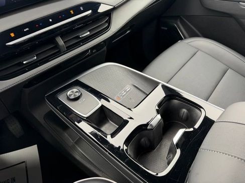 Used 2025 Buick Enclave Preferred image 30