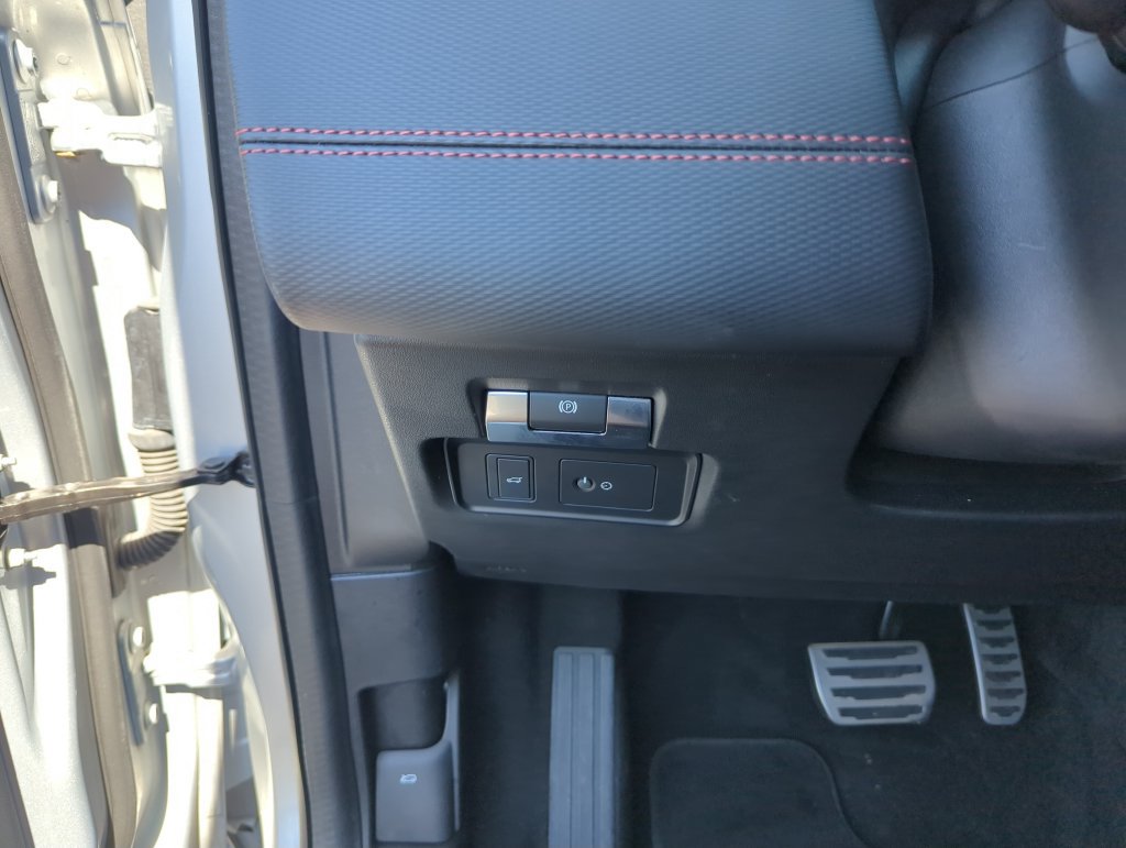 Used 2020 Land Rover Discovery Sport SE R-Dynamic AWD/4WD image 20