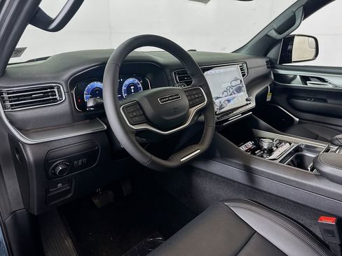 New 2026 Jeep Grand Wagoneer 4WD image 9
