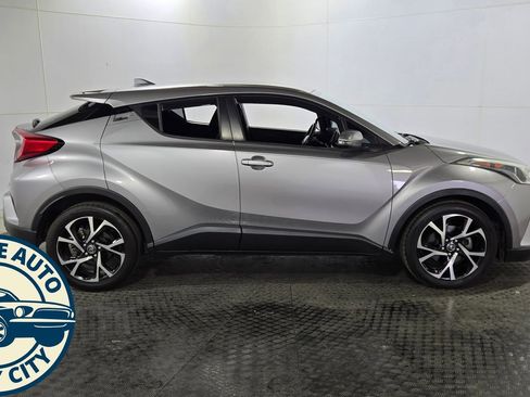Used 2018 Toyota C-HR XLE FWD image 8
