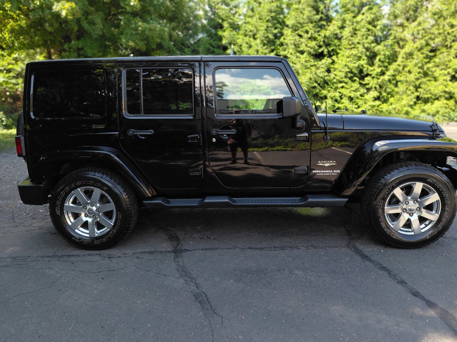 Used 2015 Jeep Wrangler Unlimited Sahara w/ Dual Top Group AWD/4WD image 29