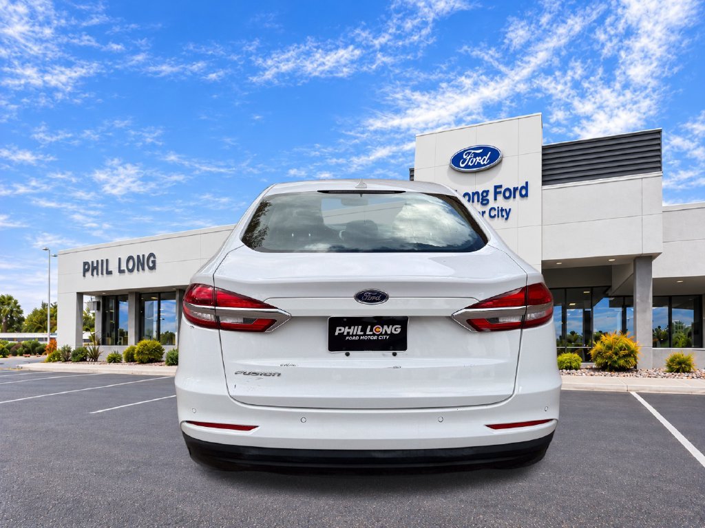 Used 2020 Ford Fusion SE FWD image 6