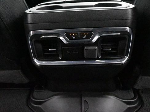 Used 2023 GMC Sierra 3500 Denali w/ Denali Black Diamond Edition AWD/4WD image 21