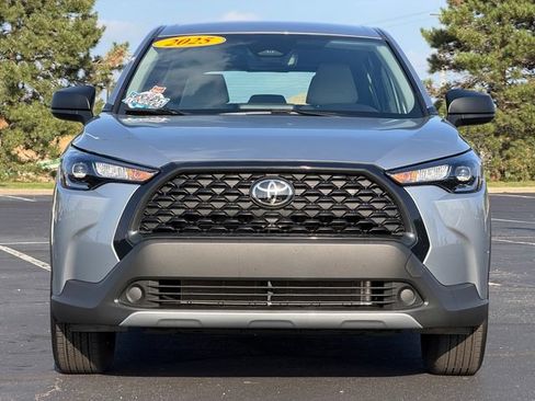 Certified 2025 Toyota Corolla Cross L AWD/4WD image 9