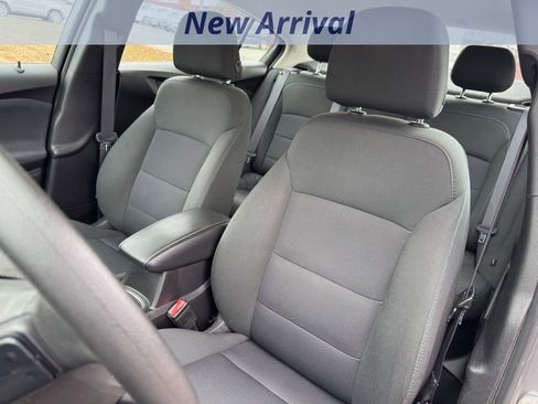 Used 2017 Chevrolet Cruze LT w/ Convenience Package image 7