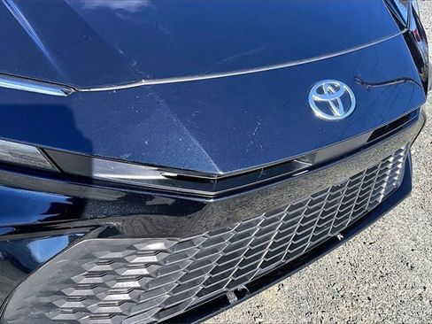 Used 2025 Toyota Camry SE image 29