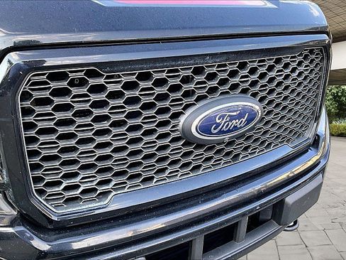 Used 2018 Ford F150 Lariat w/ Equipment Group 502A Luxury AWD/4WD image 24
