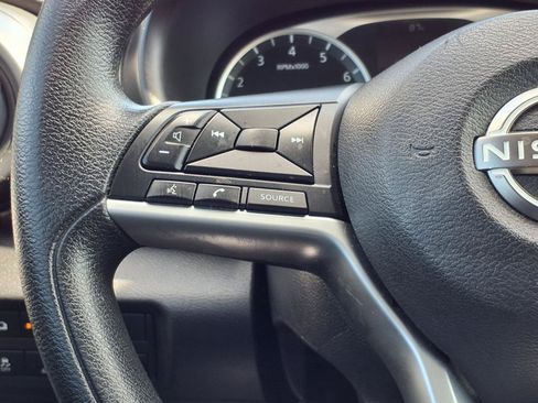 Used 2022 Nissan Kicks S FWD image 15