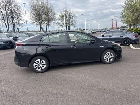 Used 2016 Toyota Prius Three w/ Advanced Technology Package image 9