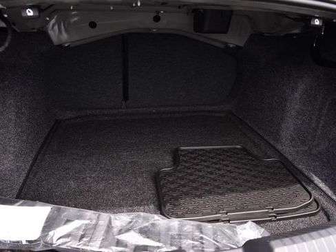 Certified 2025 Volkswagen Jetta SE w/ Sunroof Package FWD image 24