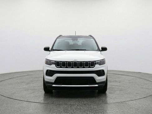 Used 2025 Jeep Compass Limited AWD/4WD image 2