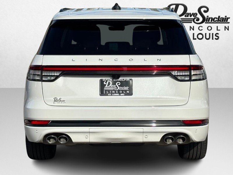 Certified 2026 Lincoln Aviator Reserve AWD/4WD image 4
