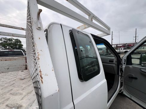 Used 2001 Ford F350 XL image 76