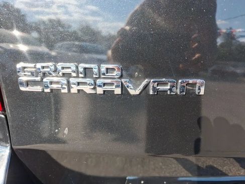 Used 2018 Dodge Grand Caravan SE w/ UConnect Hands-Free Group FWD image 14