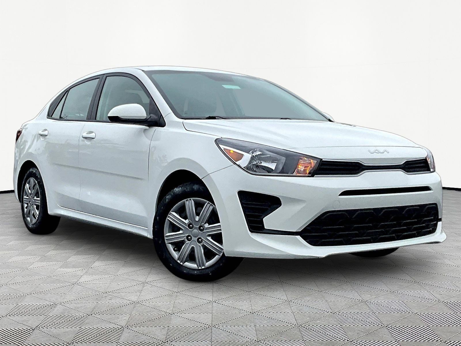 Used 2023 Kia Rio S FWD image 3