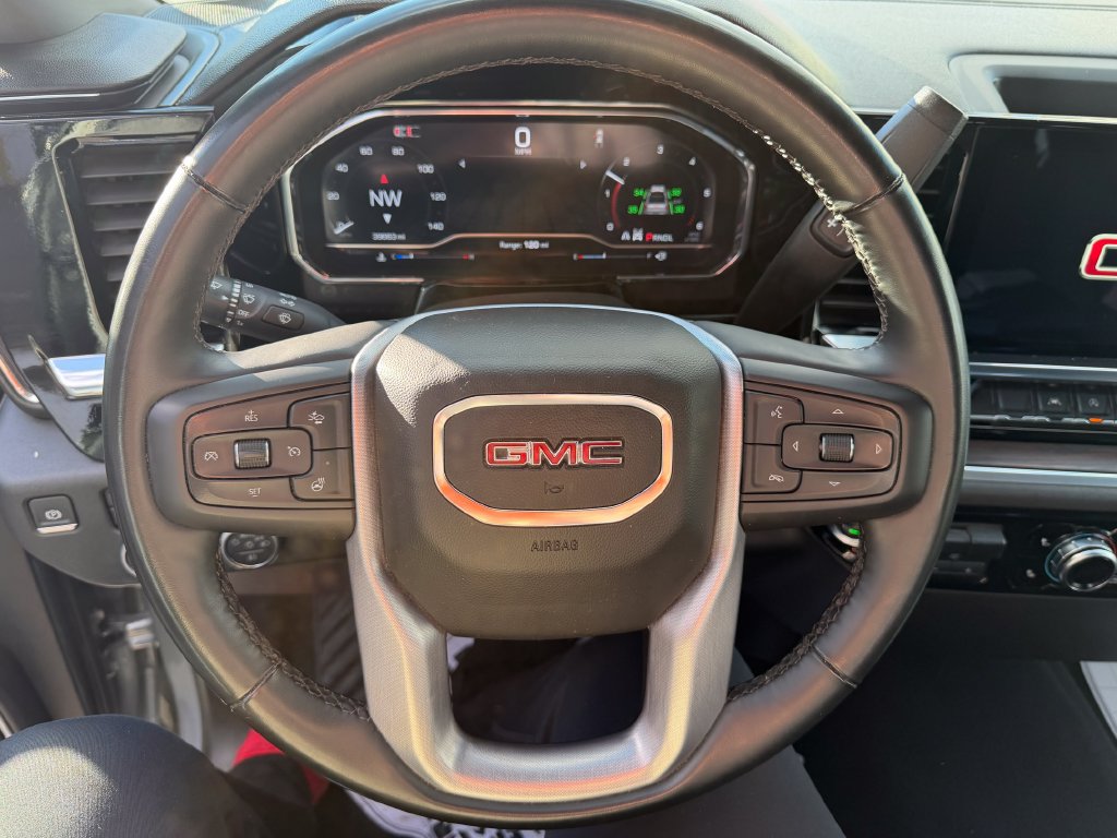 Used 2025 GMC Sierra 1500 SLT AWD/4WD image 16