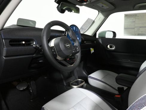 Used 2025 MINI Cooper 2-Door Hardtop image 15