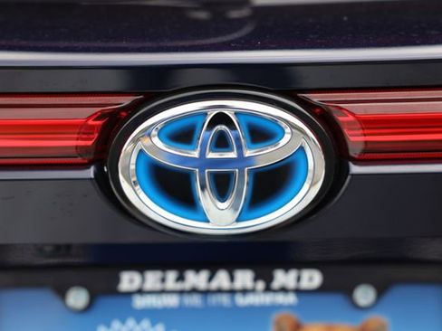 Used 2022 Toyota Venza XLE image 50