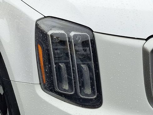 Used 2023 Kia Telluride EX w/ EX Captain's Chair Package AWD/4WD image 10