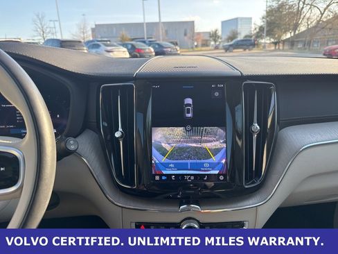 Certified 2023 Volvo XC60 B5 Ultimate w/ Climate Package image 26
